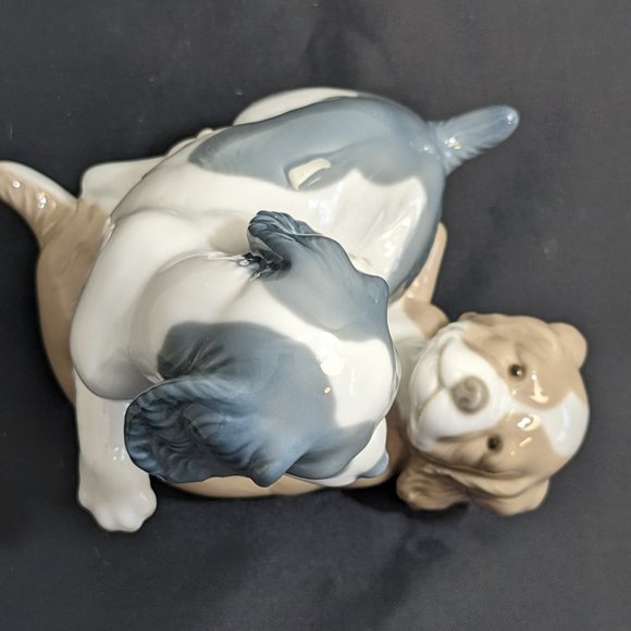 NAO Lladro Twerp & Mikie Playing Puppies Hand Painted Porcelain Retired Figurine - Picture 4 of 14